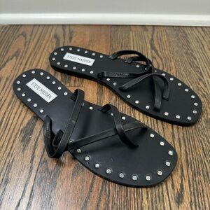 Steve Madden Reeve Leather Silver Studded Sandals size 9